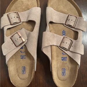 Birkenstock Women's Sandals - Beige Suede
